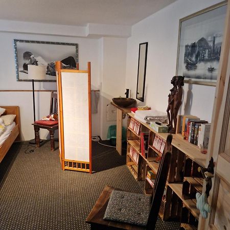 Grosses Gemuetliches Zimmer Mit Eigener Dusche Und Sauna Auf Wunsch ไรน์ชเตทเทน ภายนอก รูปภาพ